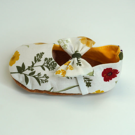 Baby Shoe - Flowering Vines