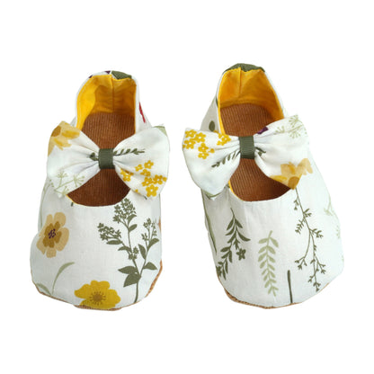 Baby Shoe - Flowering Vines