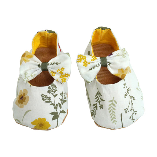 Baby Shoe - Flowering Vines
