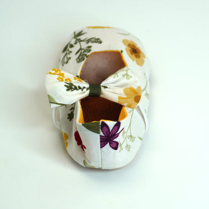 Baby Shoe - Flowering Vines