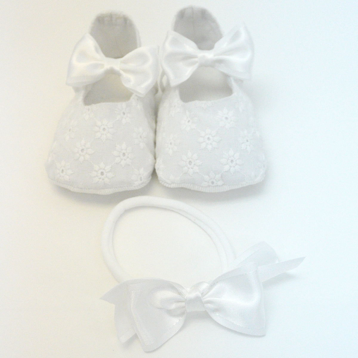 Baby Shoe - Broderie Lace