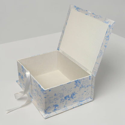 Heirloom Hounds Toile – Medium Baby Keepsake Box