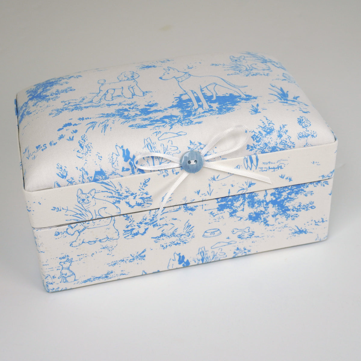 Heirloom Hounds Toile – Small Baby Keepsake Box