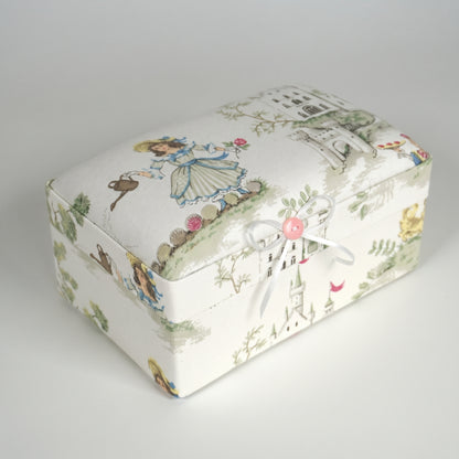 Over the Moon Nursery Rhyme Toile Toile – Small Baby Keepsake Box