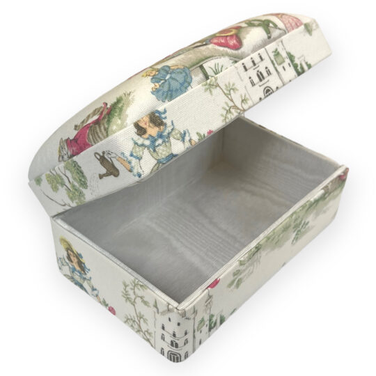 Small Baby Keepsake Box In Cotton In The Baby Garden Collection open