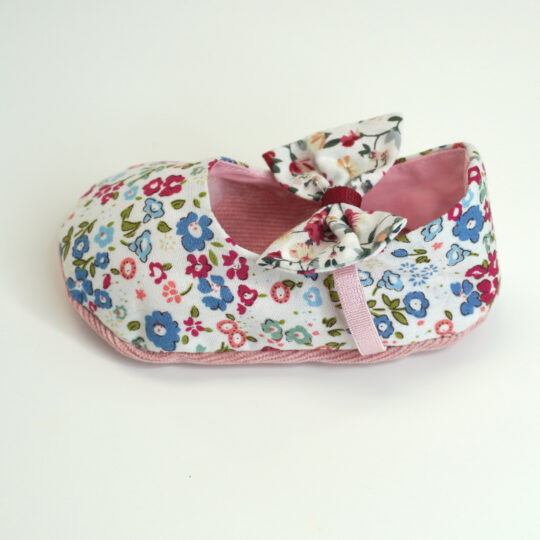 Baby-Shoe-Garden-closeup-SHOE-COTFLW-GRD