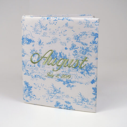 Heirlooms Hound Toile Large Photo Album